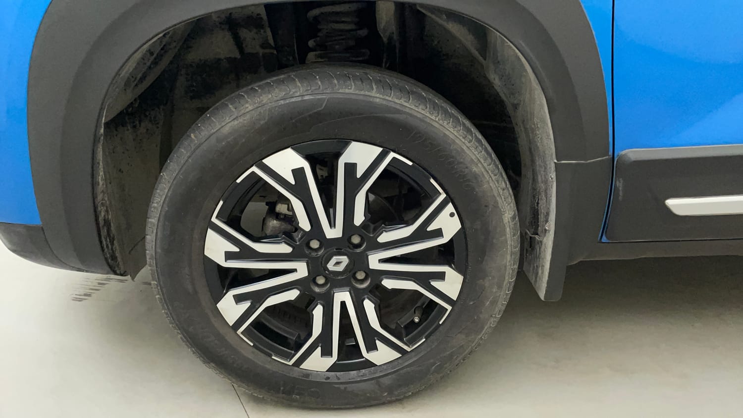 Used 2022 Renault Kiger RXZ AMT Petrol Automatic tyres LEFT FRONT TYRE RIM VIEW