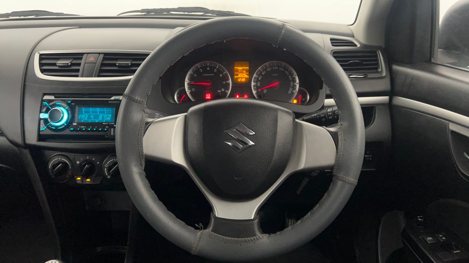 Used 2014 Maruti Suzuki Swift VXi Petrol Manual interior STEERING VIEW