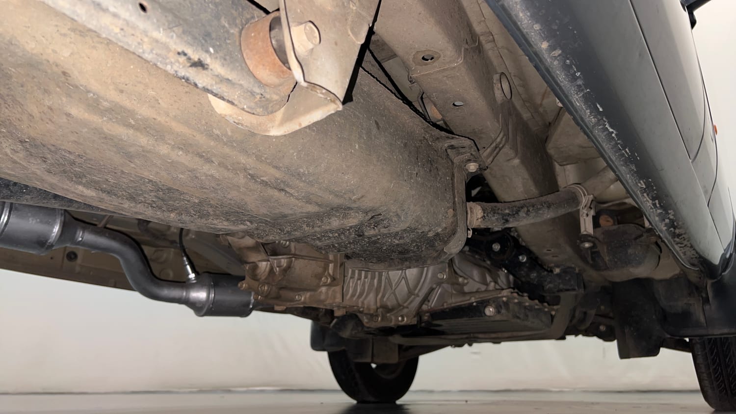 Used 2016 Maruti Suzuki Eeco 5 STR WITH A/C+HTR Petrol Manual extra REAR RIGHT UNDERBODY VIEW
