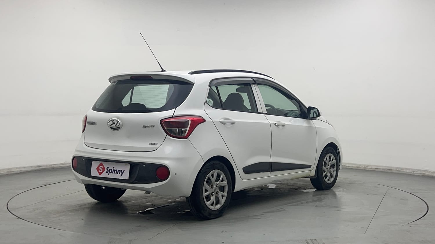 Used 2019 Hyundai Grand i10 Sportz 1.2 Kappa VTVT CNG (Outside Fitted) Cng Manual exterior RIGHT REAR CORNER VIEW