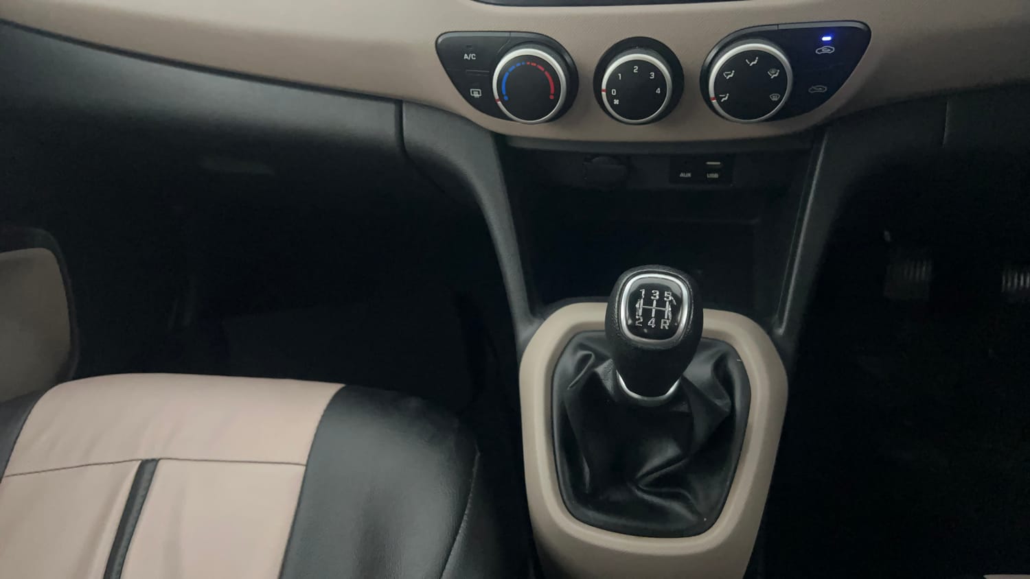 Used 2016 Hyundai Grand i10 Asta 1.2 Kappa VTVT (O) Petrol Manual interior GEAR  KNOB VIEW