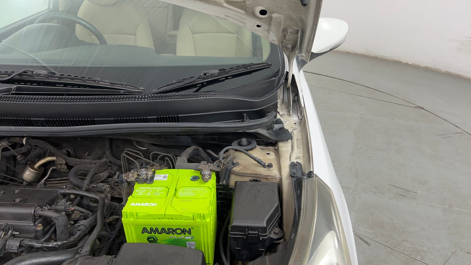 Used 2013 Hyundai Verna Fluidic 1.6 VTVT SX Petrol Manual engine ENGINE LEFT SIDE HINGE & APRON VIEW