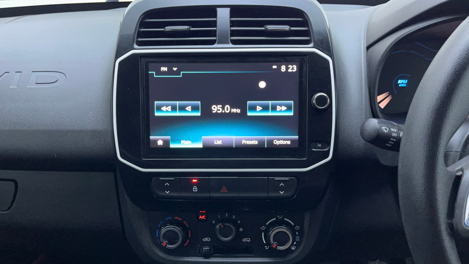 Used 2022 Renault Kwid CLIMBER AMT Petrol Automatic interior MUSIC SYSTEM & AC CONTROL VIEW