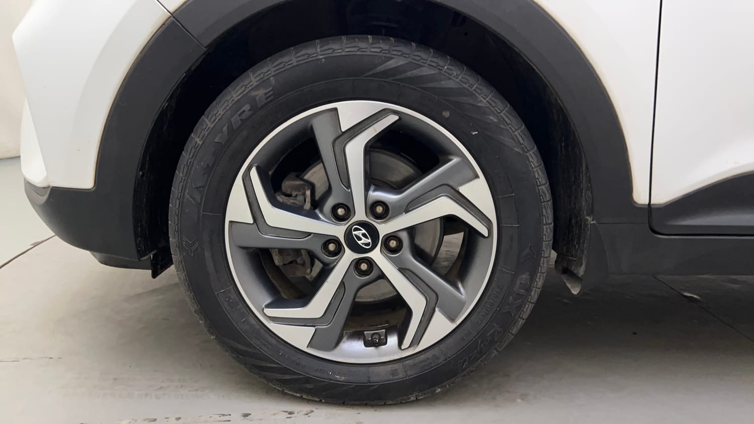 Used 2019 Hyundai Creta SX 1.6 AT CRDi Diesel Automatic tyres LEFT FRONT TYRE RIM VIEW