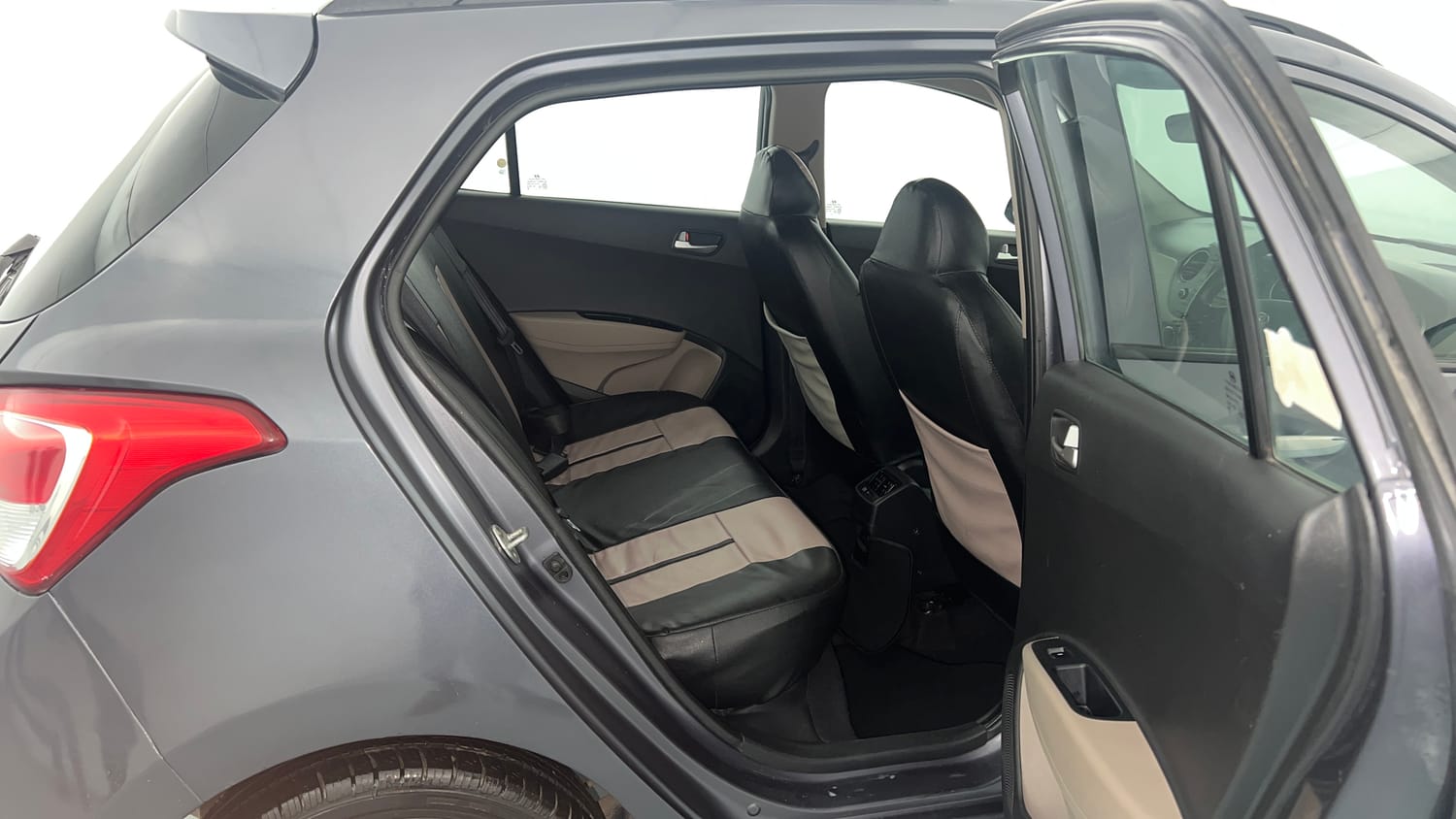 Used 2016 Hyundai Grand i10 Asta 1.2 Kappa VTVT (O) Petrol Manual interior RIGHT SIDE REAR DOOR CABIN VIEW