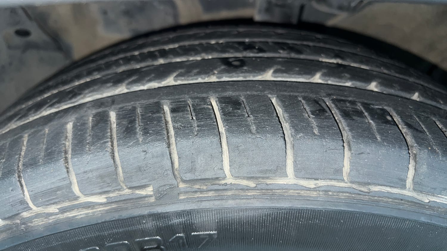 Used 2019 kia Seltos GTX Plus DCT 1.4 Petrol Automatic tyres LEFT FRONT TYRE TREAD VIEW