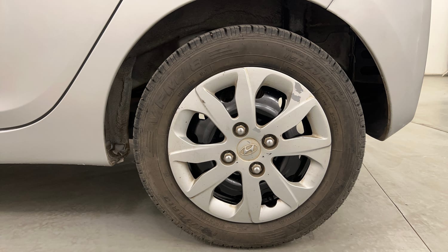 Used 2018 Hyundai Eon Magna + Petrol Manual tyres LEFT REAR TYRE RIM VIEW