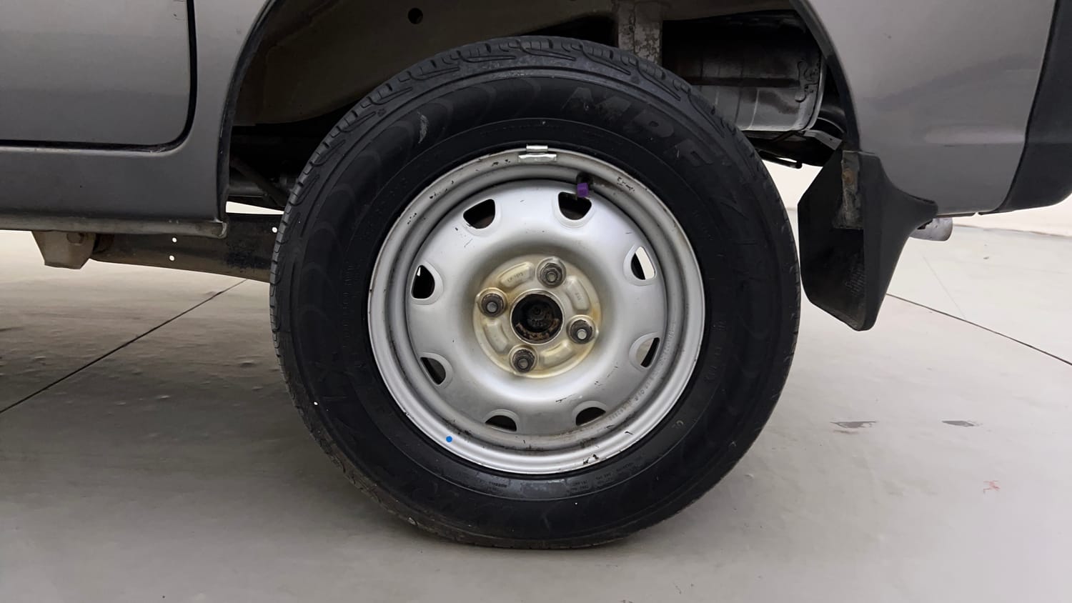 Used 2016 Maruti Suzuki Eeco 5 STR WITH A/C+HTR Petrol Manual tyres LEFT REAR TYRE RIM VIEW