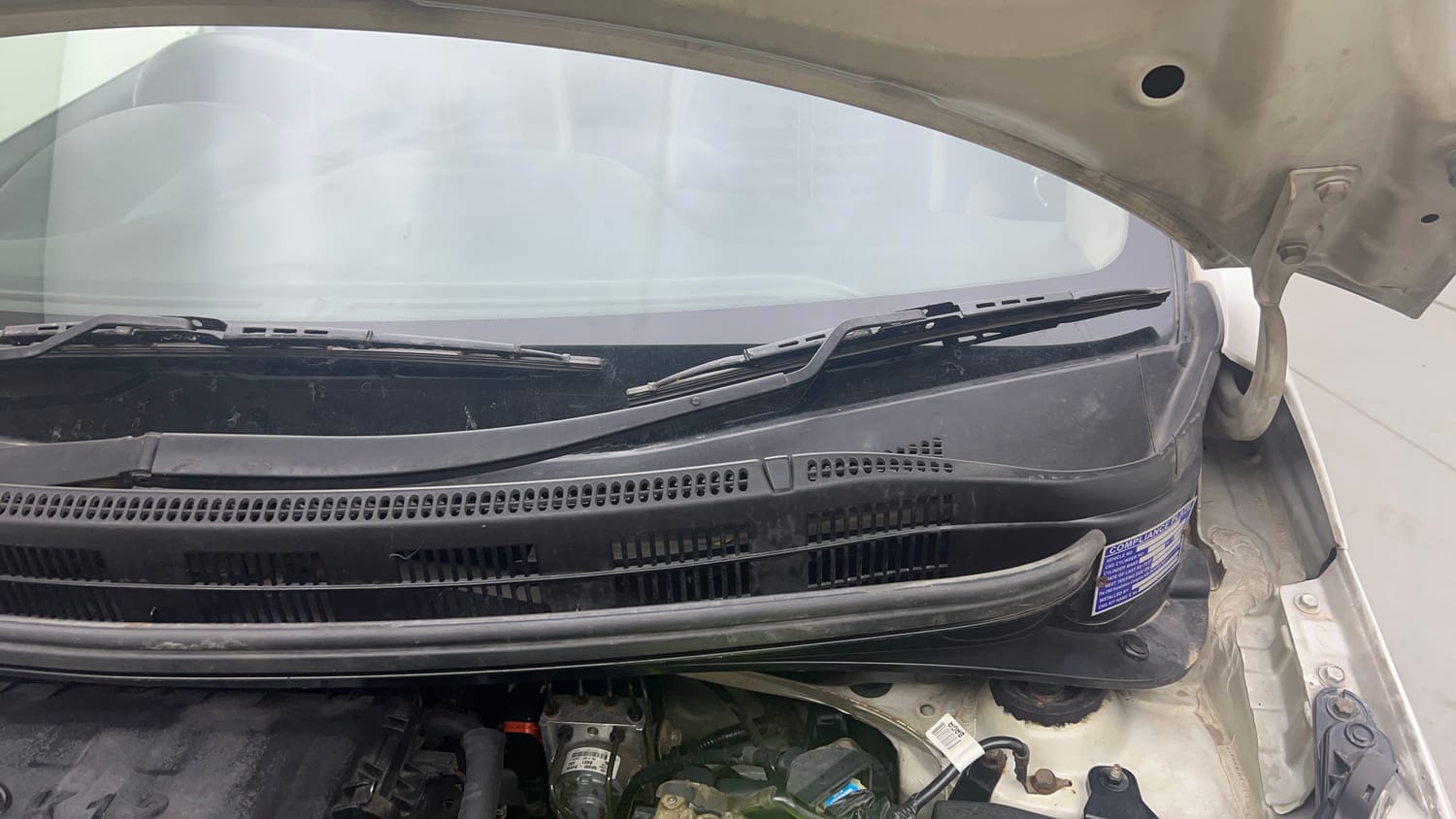 Used 2019 Hyundai Grand i10 Sportz 1.2 Kappa VTVT CNG (Outside Fitted) Cng Manual engine ENGINE LEFT SIDE HINGE & APRON VIEW