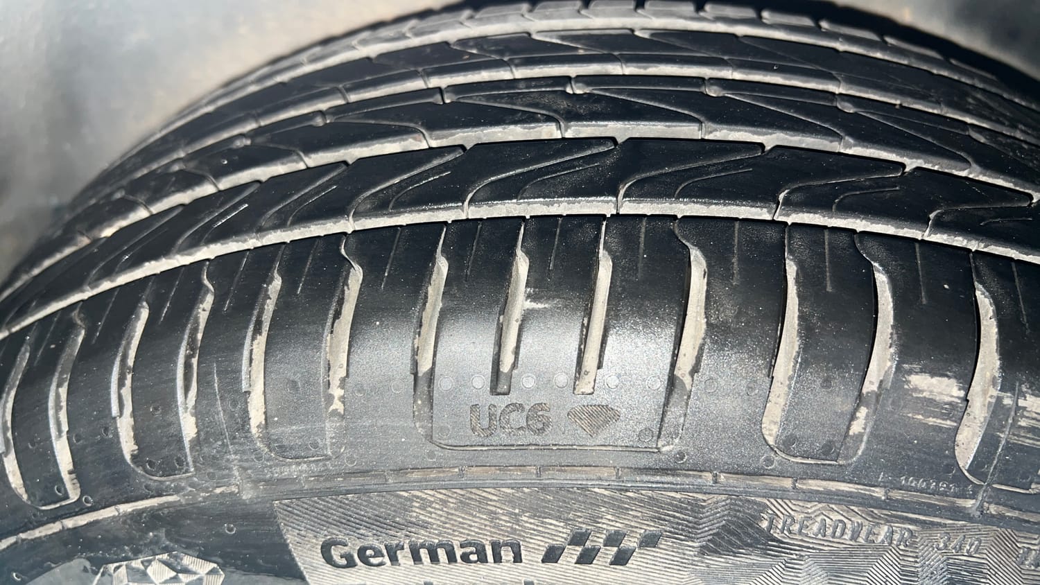 Used 2016 Volkswagen Vento Highline 1.2 (P) AT Petrol Automatic tyres RIGHT REAR TYRE TREAD VIEW