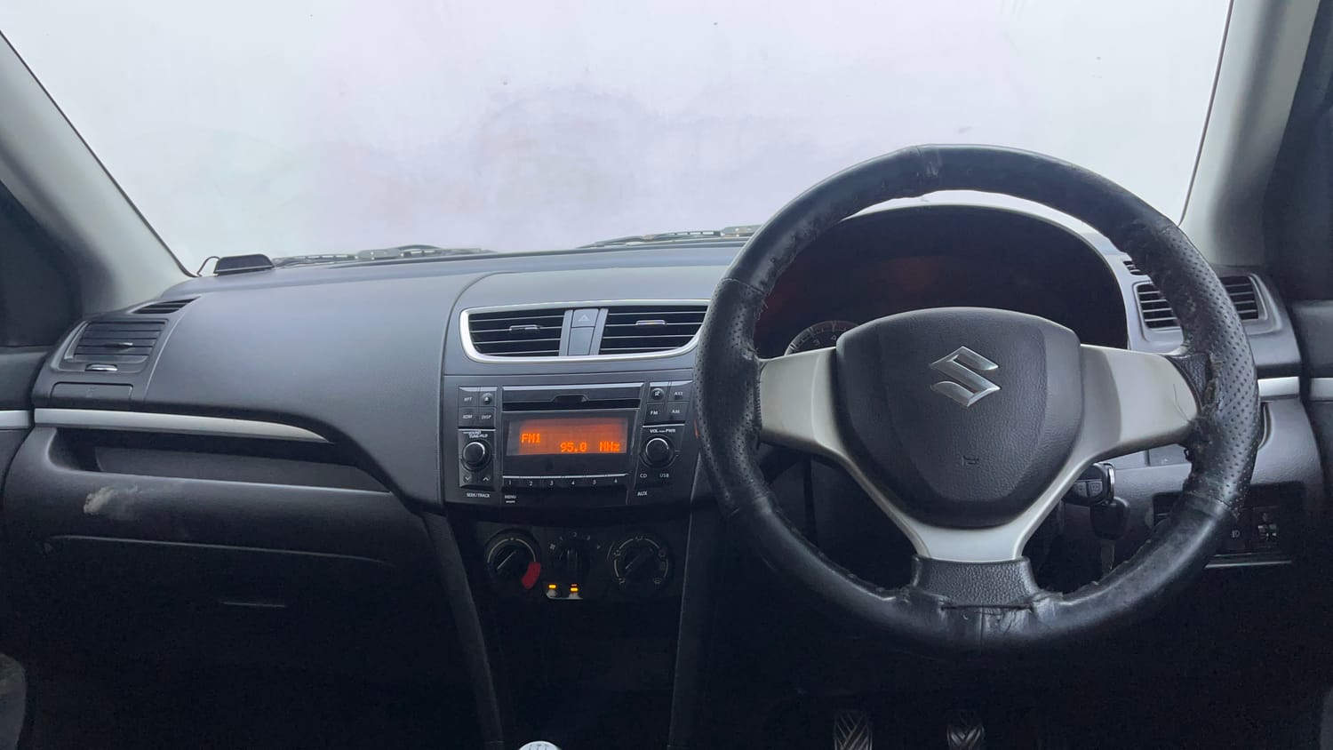 Used 2015 Maruti Suzuki Swift VXi Petrol Manual interior DASHBOARD VIEW