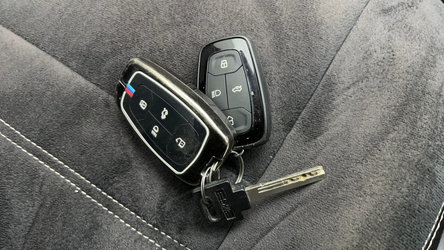Used 2024 Tata Altroz XZ iCNG Cng Manual extra CAR KEY VIEW