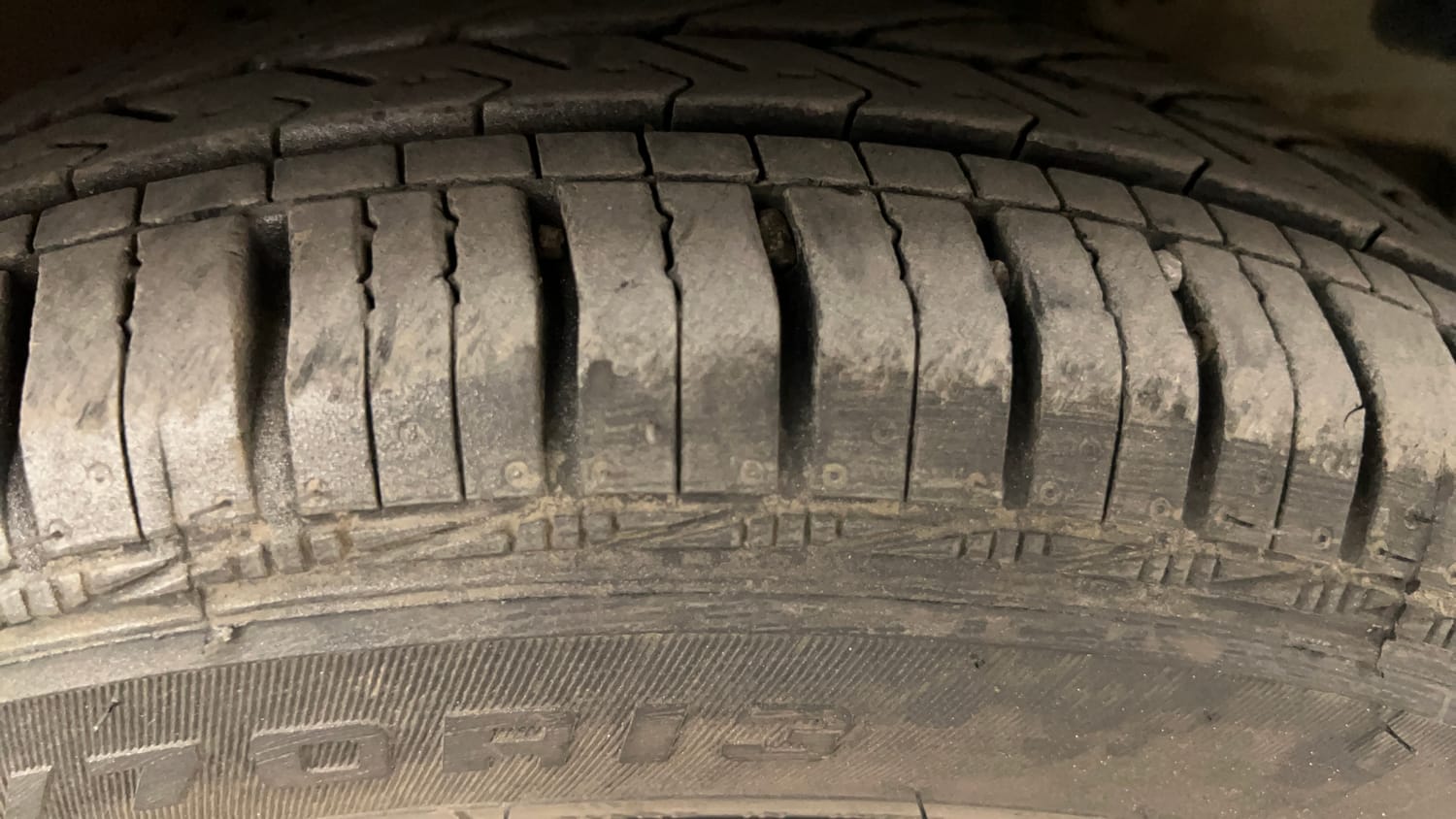 Used 2018 Hyundai Eon Magna + Petrol Manual tyres RIGHT FRONT TYRE TREAD VIEW