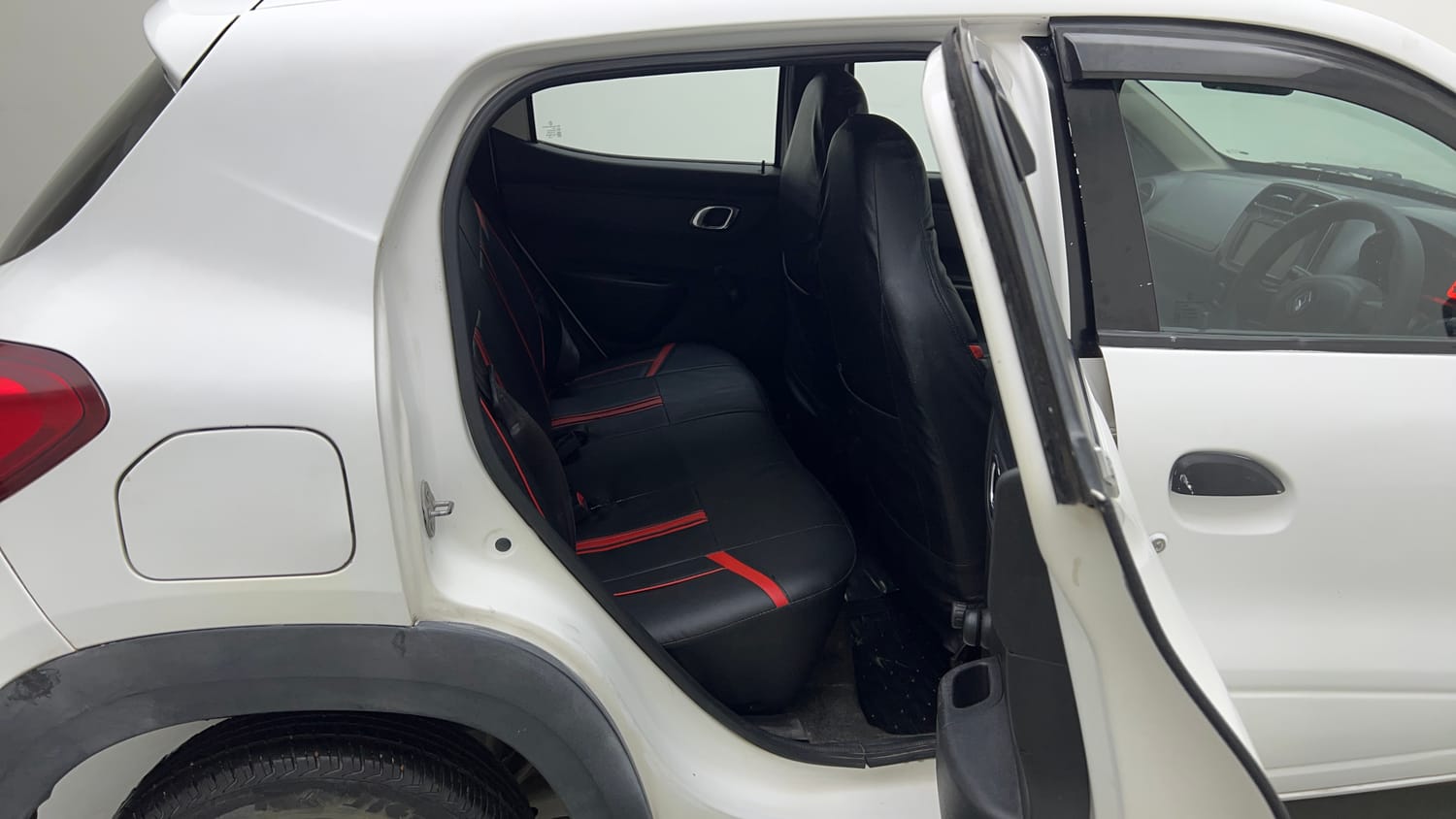 Used 2019 Renault Kwid RXT (O) 1.0 SCE Edition Petrol Manual interior RIGHT SIDE REAR DOOR CABIN VIEW