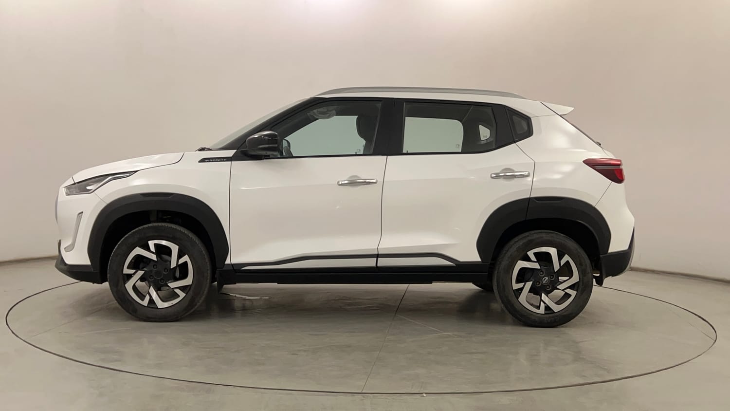 Used 2023 Nissan Magnite XV Petrol Manual exterior LEFT SIDE VIEW