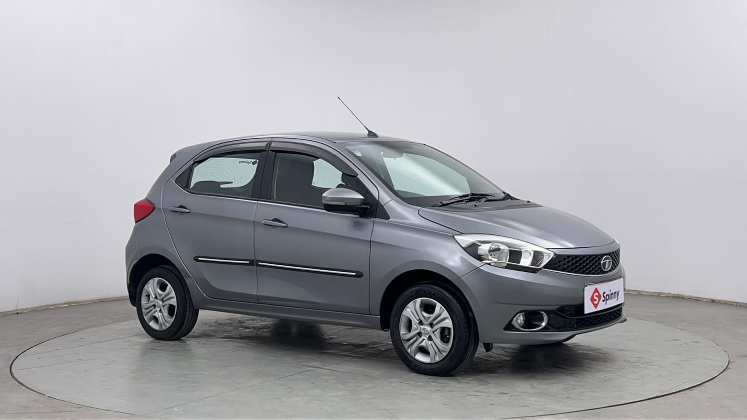Used 2019 Tata Tiago Revotron XZ Petrol Manual exterior RIGHT FRONT CORNER VIEW