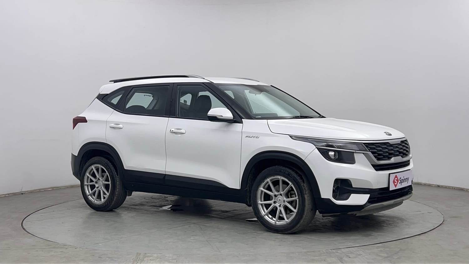 Used 2019 Kia Seltos HTK Plus AT 1.5 Diesel Diesel Automatic exterior RIGHT FRONT CORNER VIEW