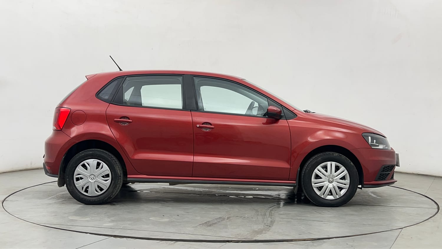 Used 2020 Volkswagen Polo Trendline 1.0L MPI Petrol Manual exterior RIGHT SIDE VIEW