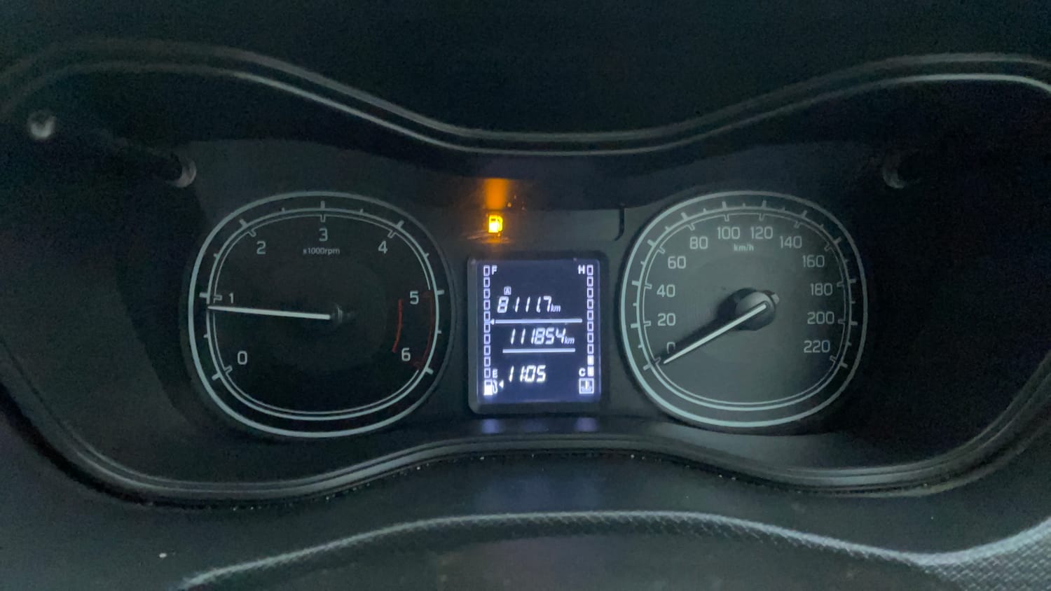 Used 2017 Maruti Suzuki Vitara Brezza LDi (O) Diesel Manual interior CLUSTERMETER VIEW