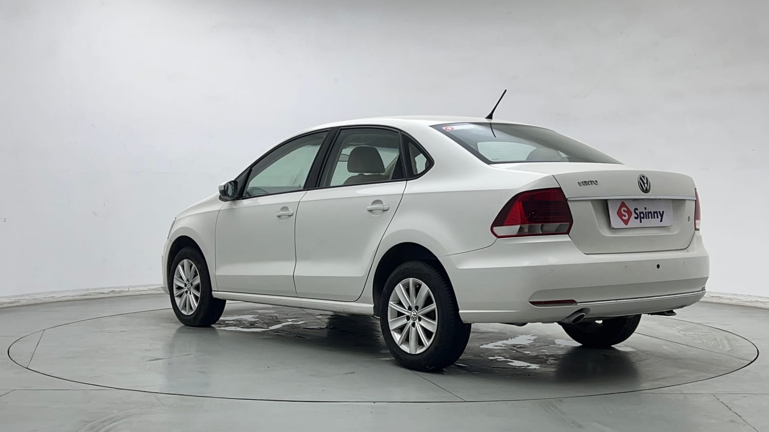 Used 2016 Volkswagen Vento Highline 1.2 (P) AT Petrol Automatic exterior LEFT REAR CORNER VIEW