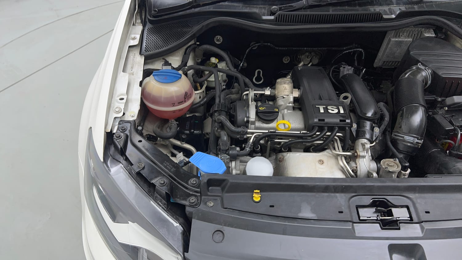 Used 2016 Volkswagen Vento Highline 1.2 (P) AT Petrol Automatic engine ENGINE RIGHT SIDE VIEW
