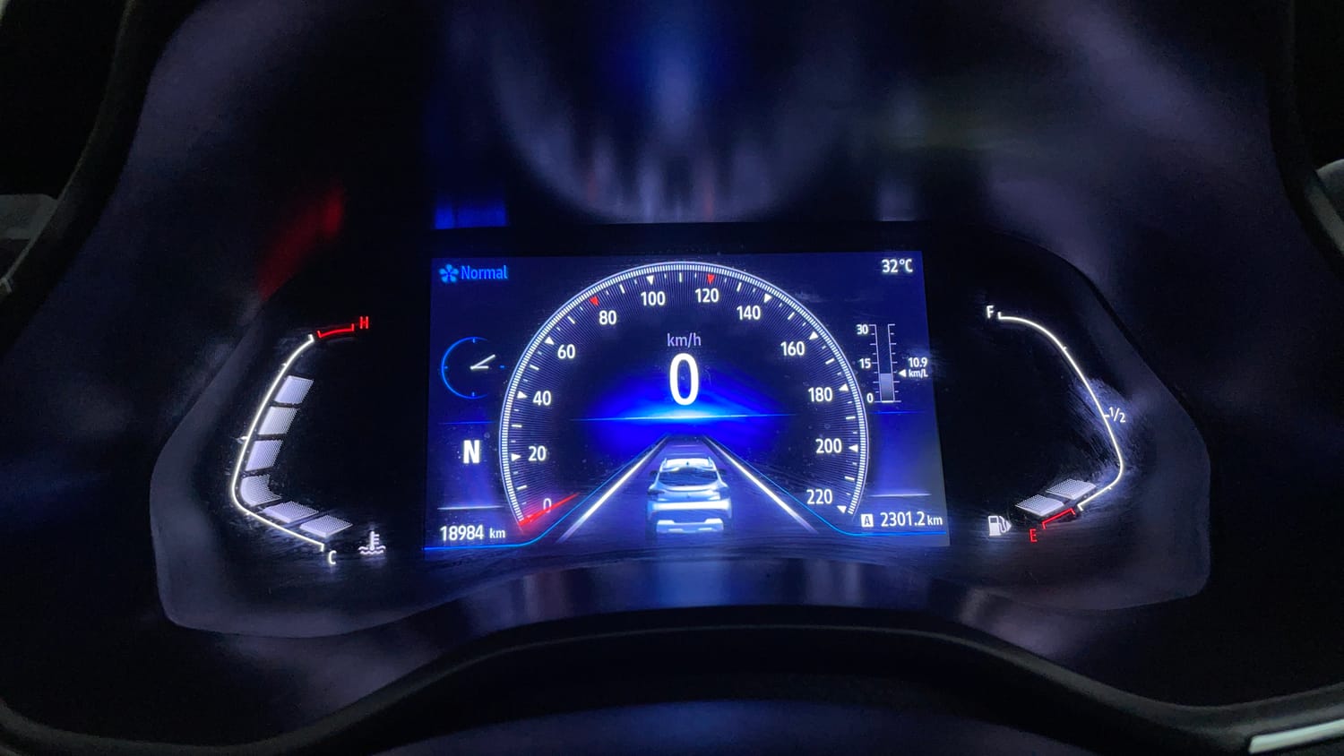 Used 2022 Renault Kiger RXZ AMT Petrol Automatic interior CLUSTERMETER VIEW
