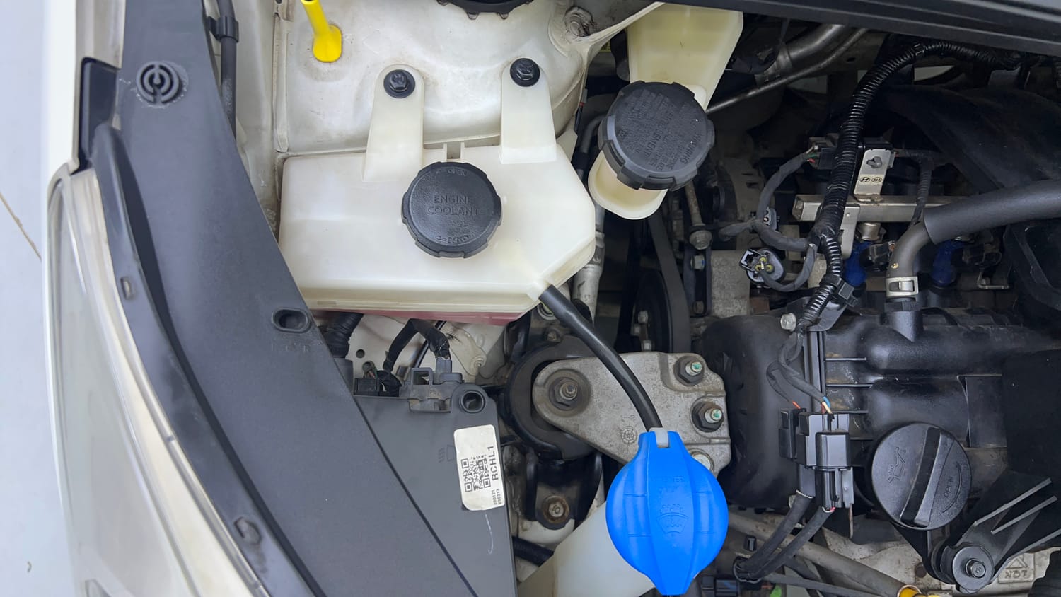 Used 2021 Hyundai Santro Asta AMT Petrol Automatic engine ENGINE RIGHT SIDE VIEW