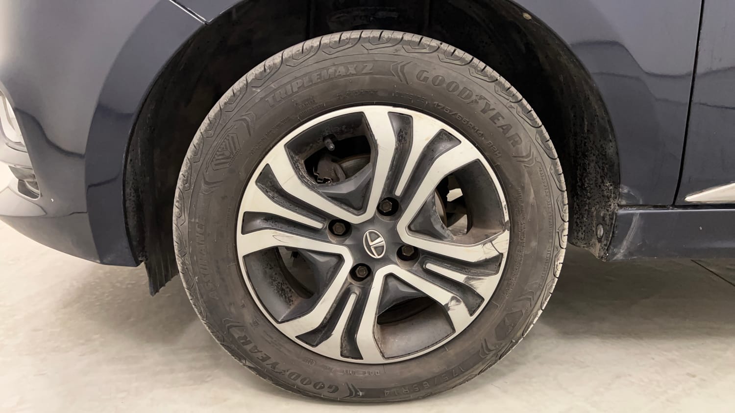 Used 2022 Tata Tigor XZ Plus CNG Cng Manual tyres LEFT FRONT TYRE RIM VIEW