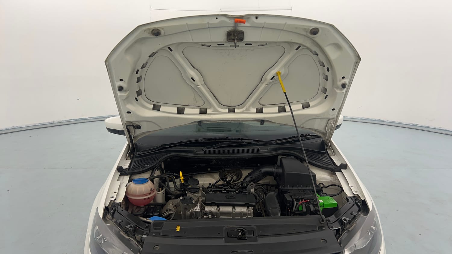 Used 2014 Volkswagen Polo Highline1.2L (P) Petrol Manual engine ENGINE & BONNET OPEN FRONT VIEW