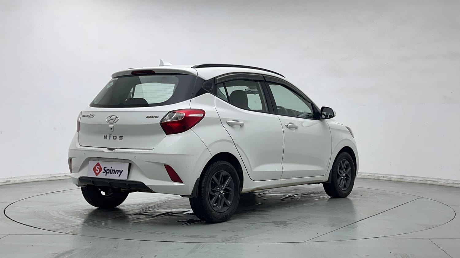 Used 2022 Hyundai Grand i10 Nios Sportz 1.2 Kappa VTVT CNG Cng Manual exterior RIGHT REAR CORNER VIEW