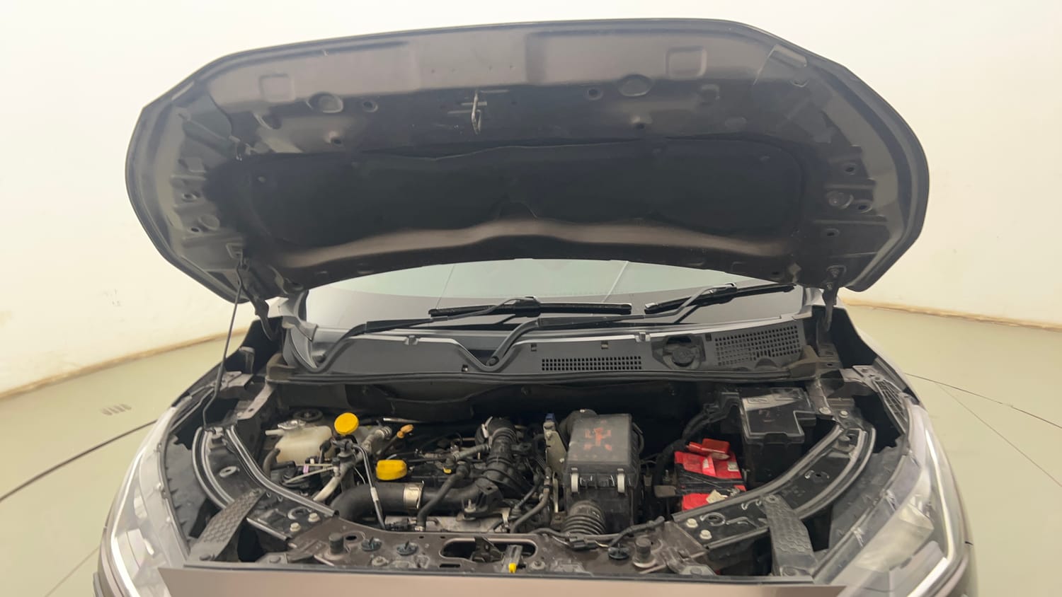Used 2021 Nissan Magnite XV Turbo Petrol Manual engine ENGINE & BONNET OPEN FRONT VIEW