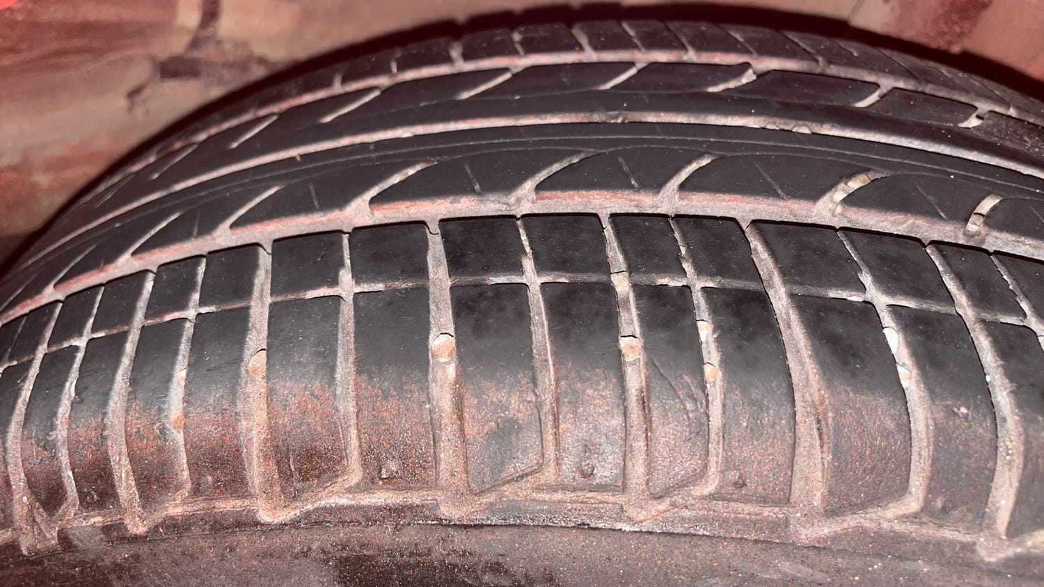 Used 2021 Tata Tiago XZA Plus Petrol Automatic tyres LEFT REAR TYRE TREAD VIEW