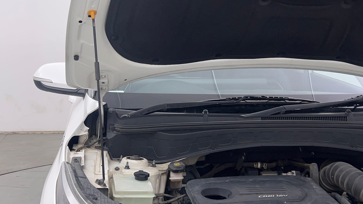Used 2019 Kia Seltos HTK Plus AT 1.5 Diesel Diesel Automatic engine ENGINE RIGHT SIDE HINGE & APRON VIEW