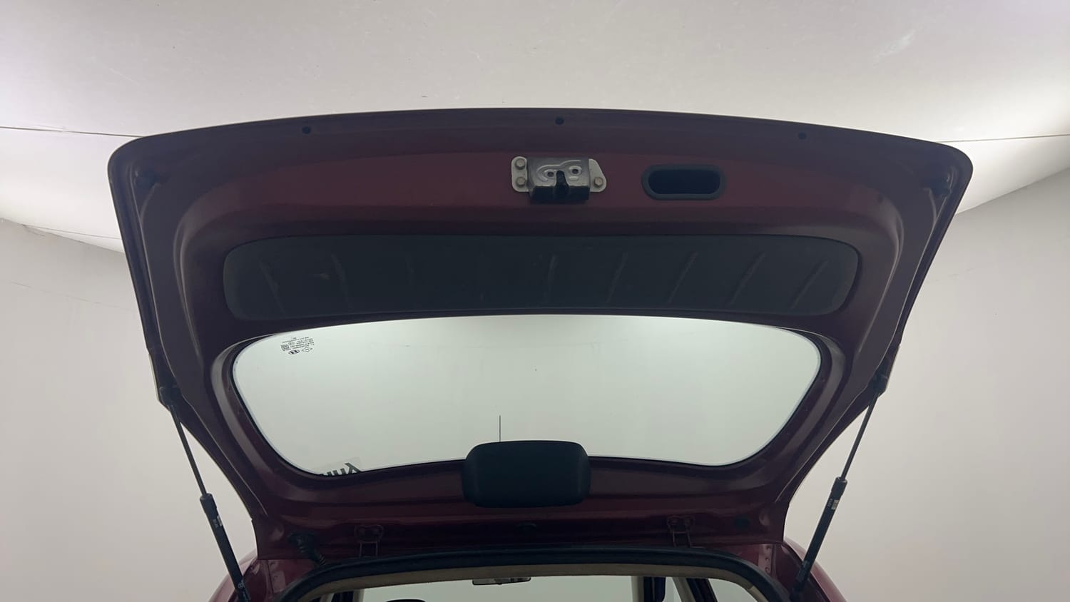 Used 2016 Hyundai i10 Sportz 1.1 iRDE2 Petrol Manual interior DICKY DOOR OPEN VIEW
