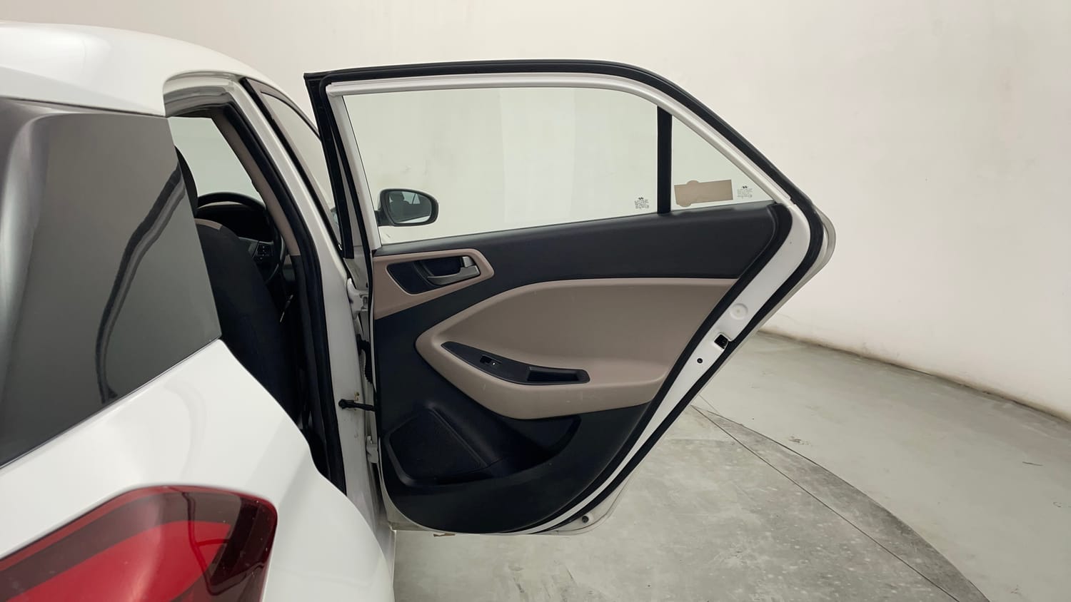 Used 2017 Hyundai Elite i20 Asta 1.2 (O) Petrol Manual interior RIGHT REAR DOOR OPEN VIEW