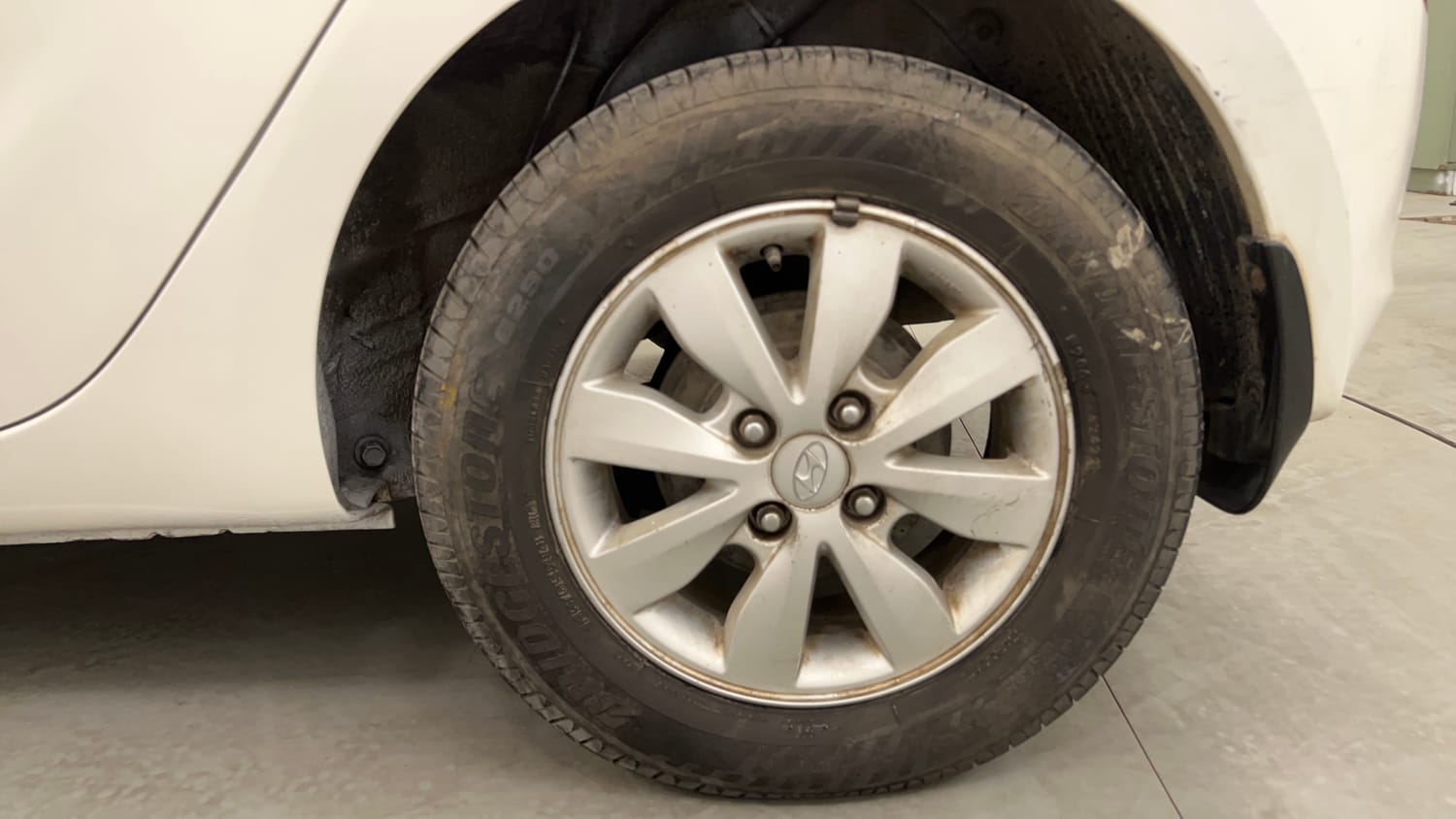 Used 2012 Hyundai i20 Asta 1.2 Petrol Manual tyres LEFT REAR TYRE RIM VIEW