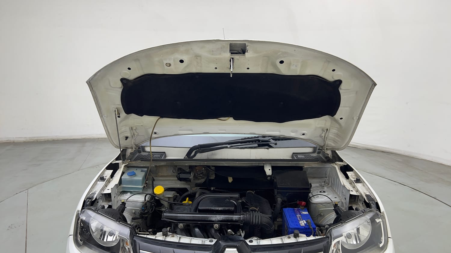 Used 2019 Renault Kwid RXT (O) 1.0 SCE Edition Petrol Manual engine ENGINE & BONNET OPEN FRONT VIEW