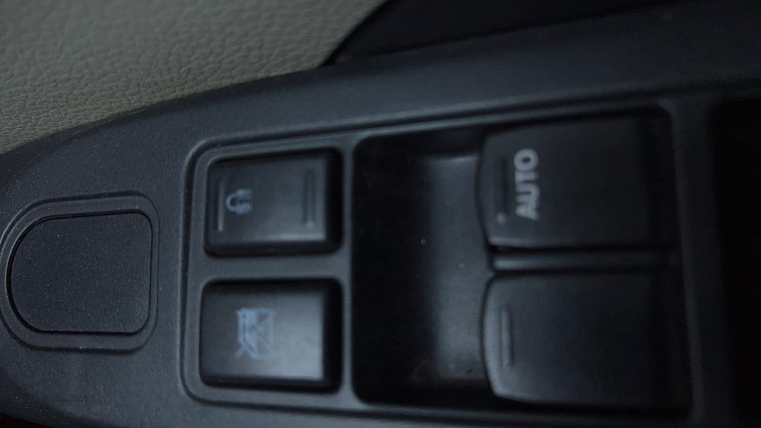 Used 2016 Maruti Suzuki Celerio VXi Petrol Manual top_features Central locking