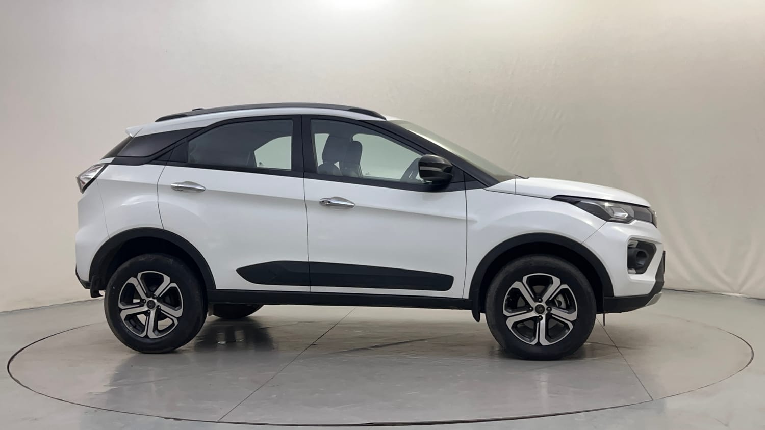 Used 2023 Tata Nexon XZA Plus Petrol Automatic exterior RIGHT SIDE VIEW
