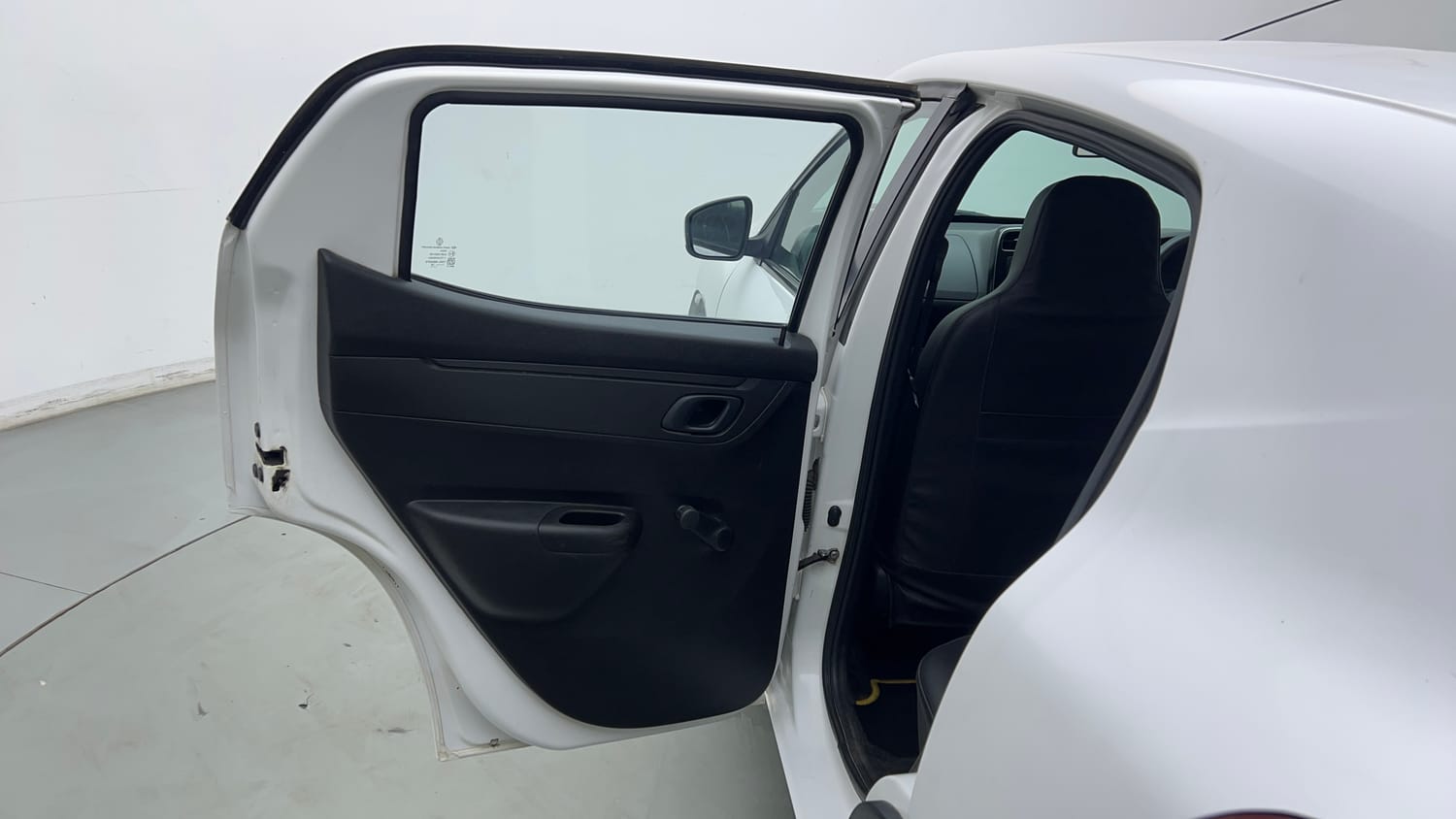 Used 2018 Renault Kwid 1.0 RXT Petrol Manual interior LEFT REAR DOOR OPEN VIEW