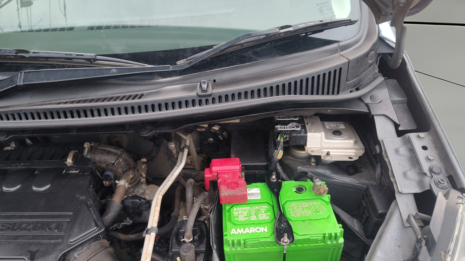 Used 2016 Maruti Suzuki Wagon R 1.0 VXI AMT Petrol Automatic engine ENGINE LEFT SIDE HINGE & APRON VIEW