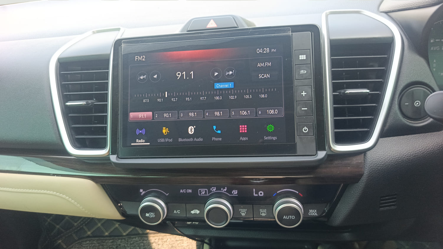 Used 2023 Honda City ZX Petrol Petrol Manual interior MUSIC SYSTEM & AC CONTROL VIEW