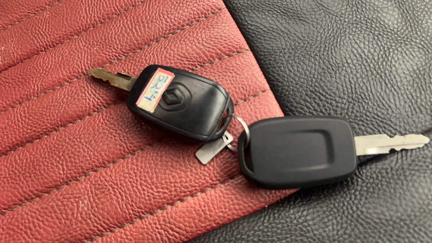 Used 2018 Renault Kwid 1.0 RXT Petrol Manual extra CAR KEY VIEW