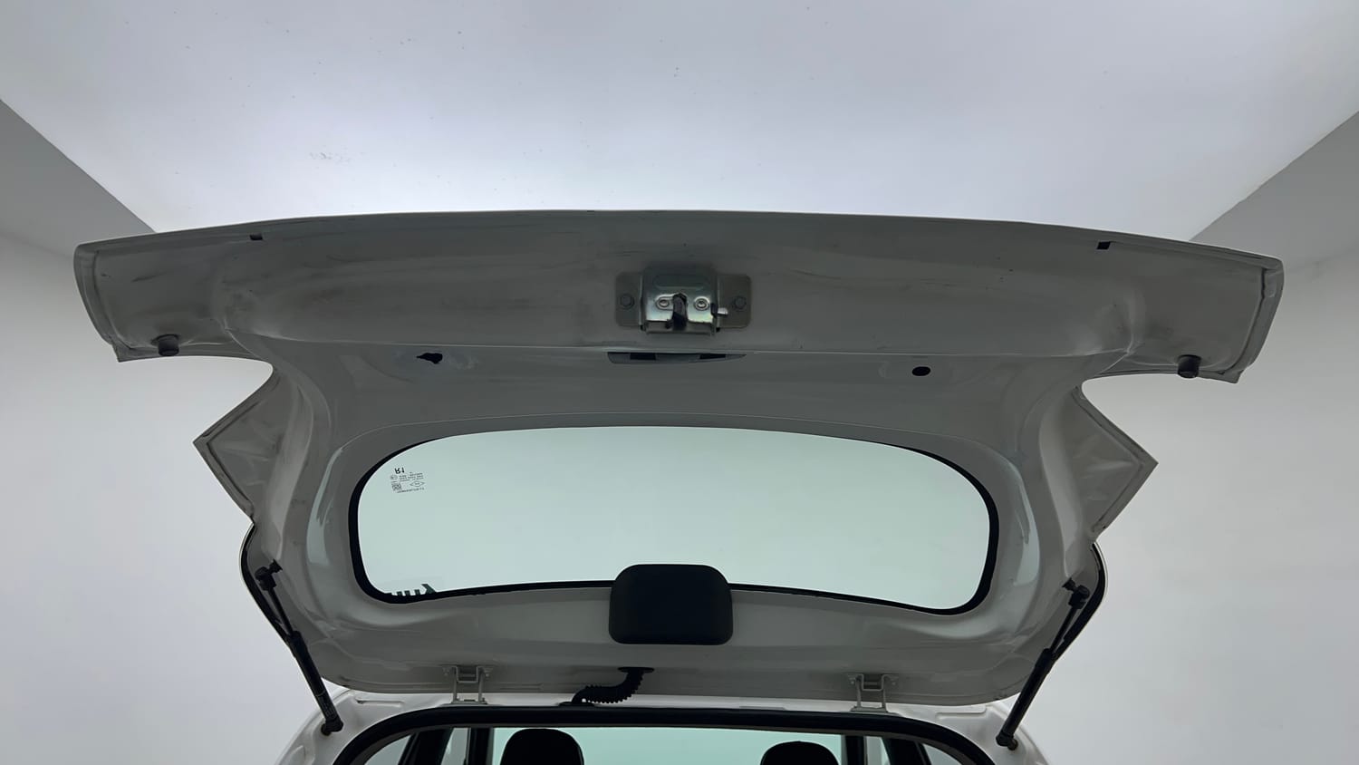 Used 2018 Renault Kwid 1.0 RXT Petrol Manual interior DICKY DOOR OPEN VIEW