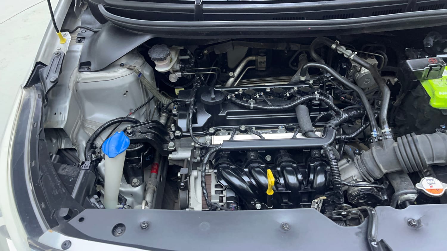 Used 2020 Hyundai Elite i20 Asta 1.2 (O) CVT Petrol Automatic engine ENGINE RIGHT SIDE VIEW