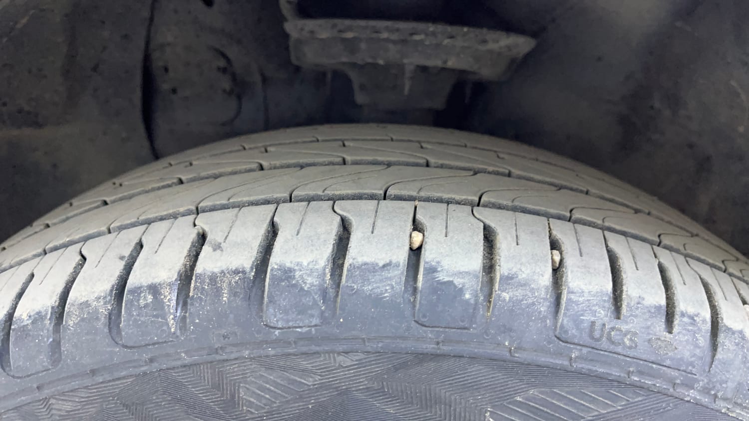 Used 2016 Hyundai Elite i20 Asta 1.2 Petrol Manual tyres LEFT FRONT TYRE TREAD VIEW