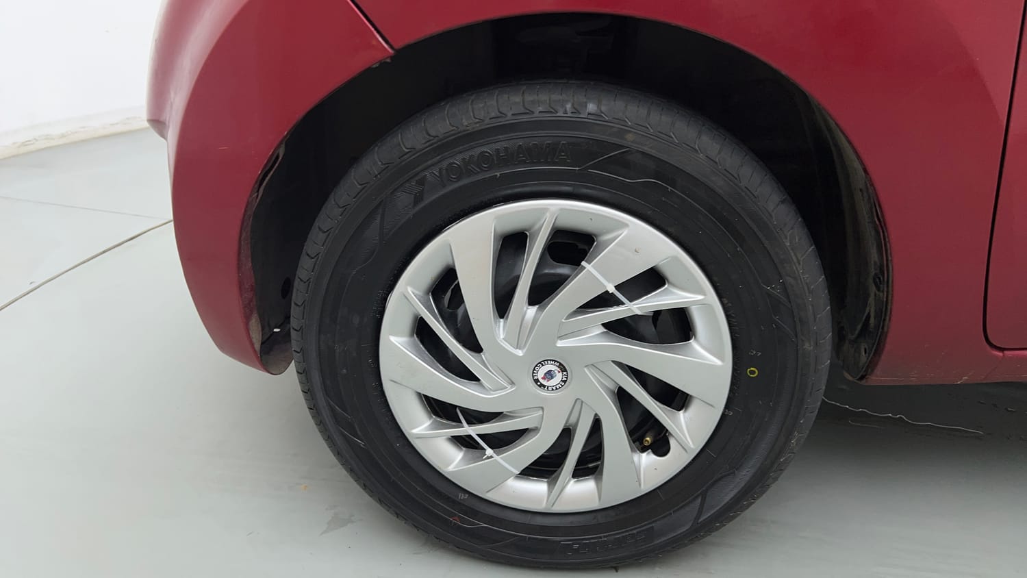 Used 2017 Datsun Redi-GO T (O) Petrol Manual tyres LEFT FRONT TYRE RIM VIEW
