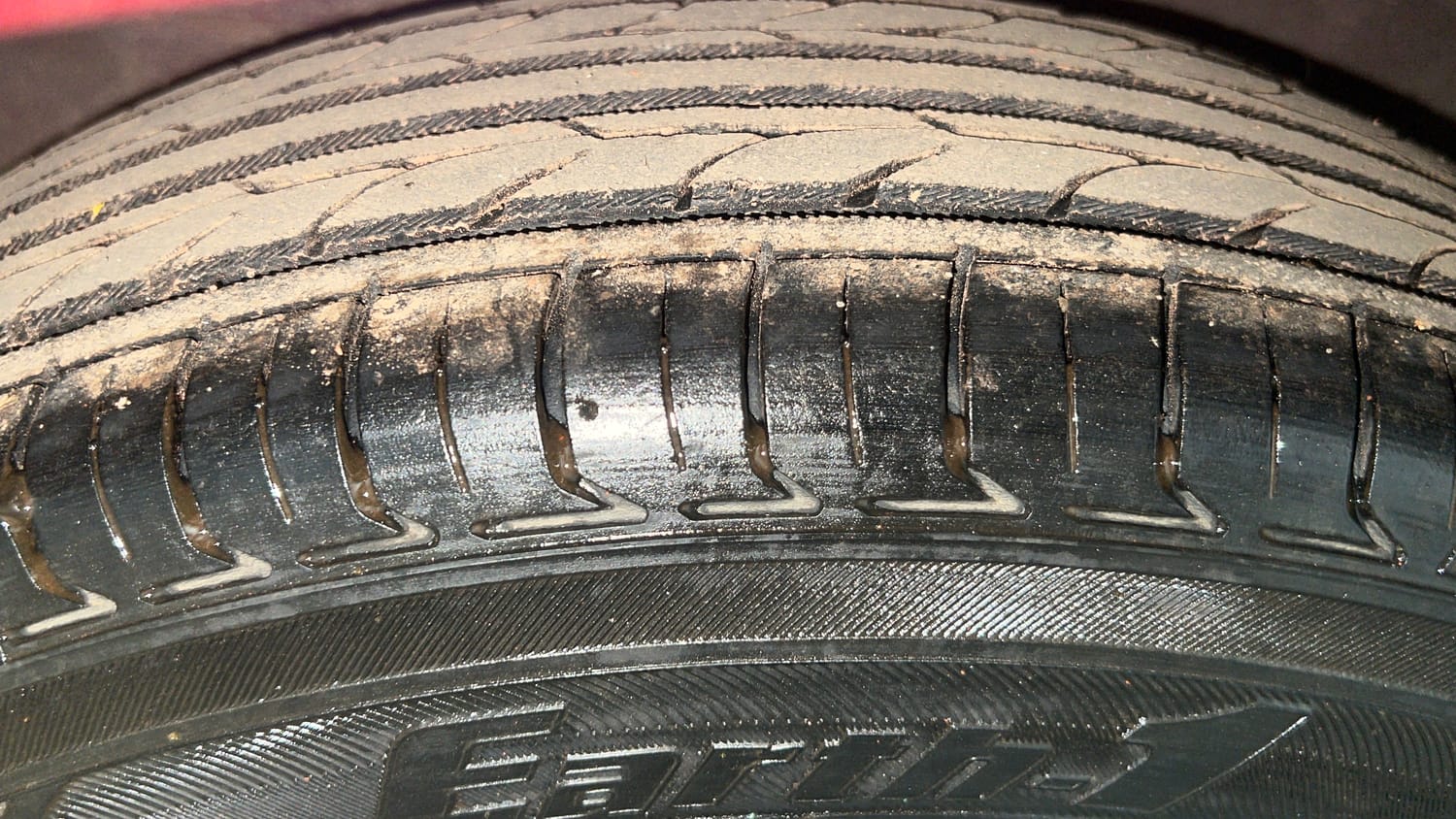 Used 2016 Hyundai i10 Sportz 1.1 iRDE2 Petrol Manual tyres RIGHT REAR TYRE TREAD VIEW
