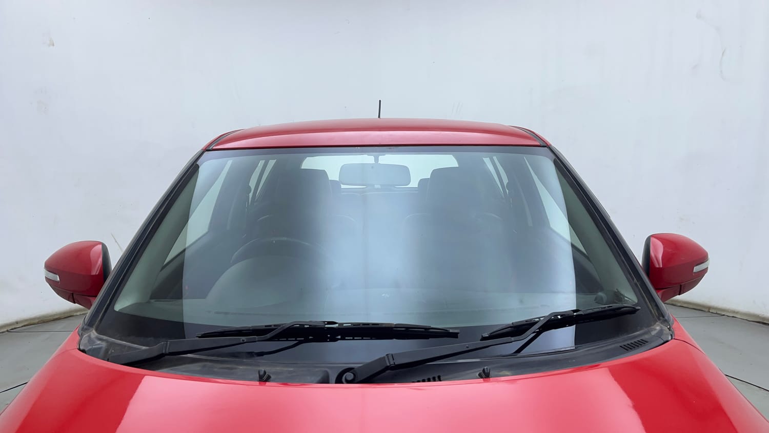 Used 2015 Maruti Suzuki Swift VXi Petrol Manual exterior FRONT WINDSHIELD VIEW
