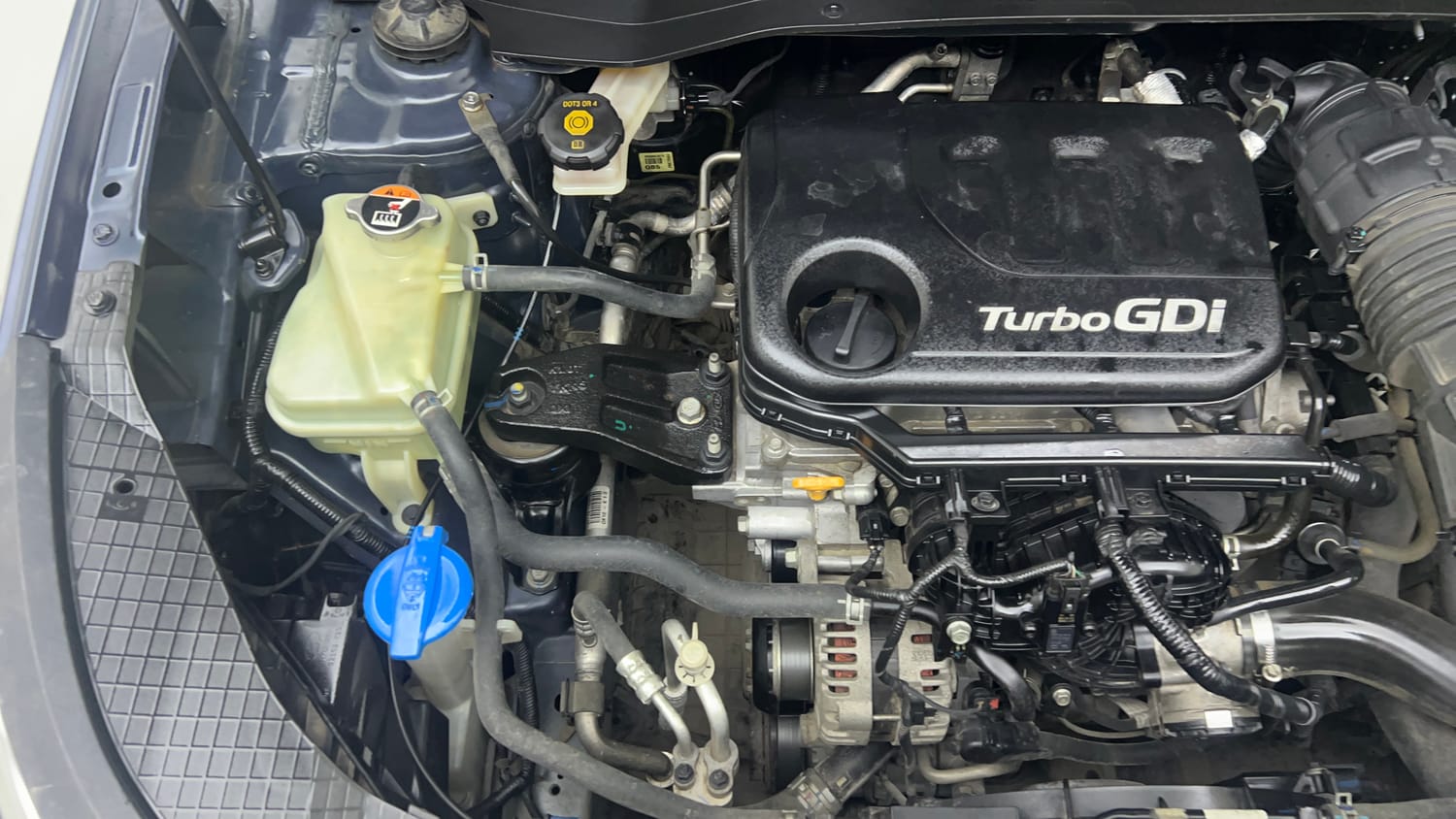Used 2020 Hyundai Venue S 1.0 Turbo DCT Petrol Automatic engine ENGINE RIGHT SIDE VIEW